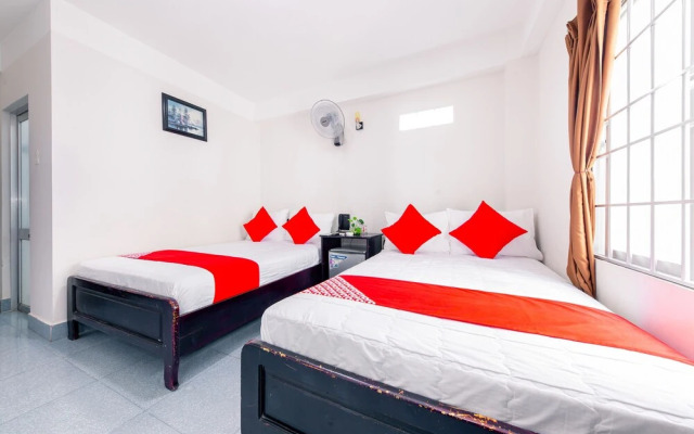 OYO 385 Gia Huy Hotel