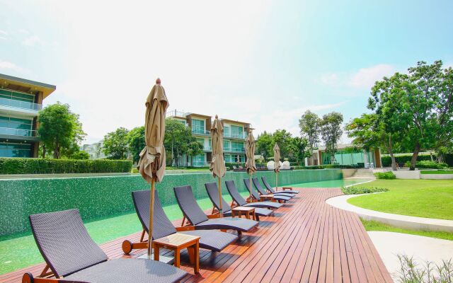 Hua Hin Luxury Beachfront Condo By Mon