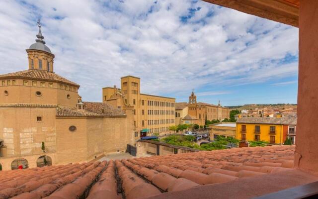 Palacio Descalzos -Atico 3b- Parking incluido