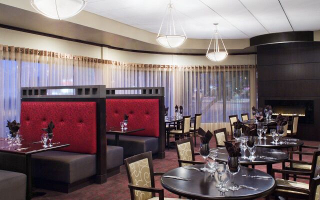 Four Points by Sheraton Winnipeg South