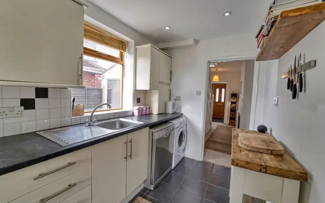 Host Stay Severn Swans House