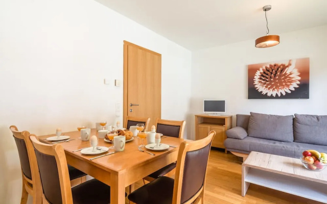 Cozy Apartment in Rauris near Forest