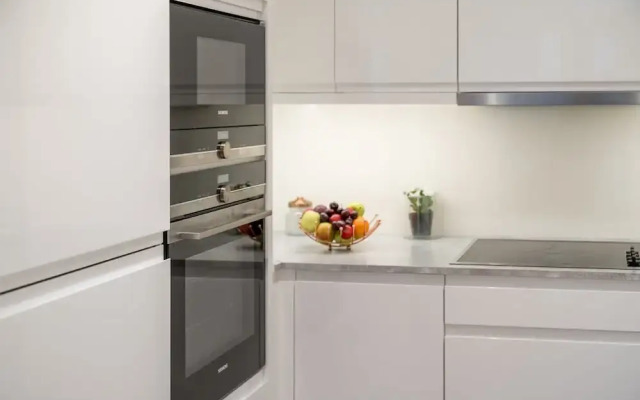 Madika Homes Stunning 2-bed Apartment in Colindale