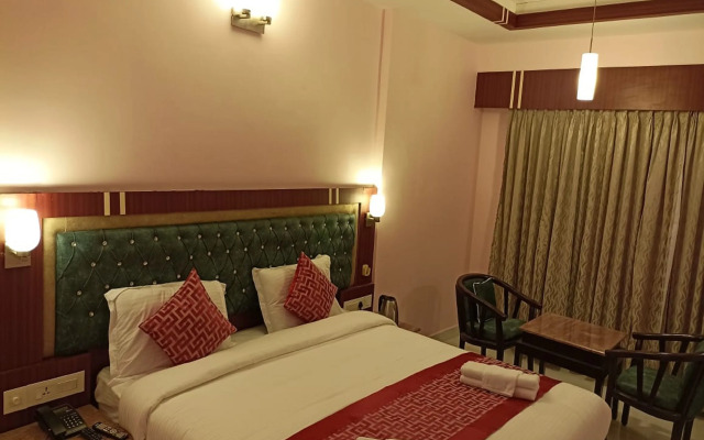 Chandra Royal Inn