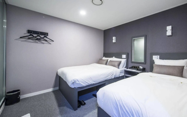 Philstay Myeongdong Metro