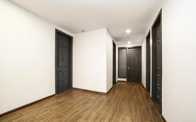 OYO Townhouse 080 Meera Bagh