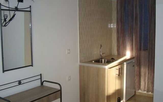 Marousi Rooms