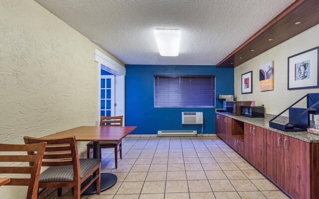 Rodeway Inn