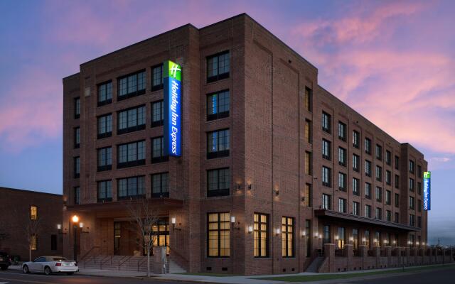 Holiday Inn Express Pensacola Downtown by IHG