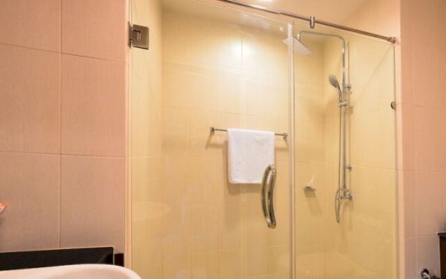 The Nice Condotel Bangtao Beach