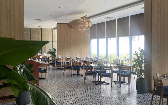 Arena Cam Ranh Beachfront Condotel