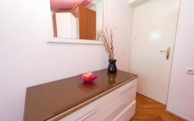 Apartment Adi Center (free parking)