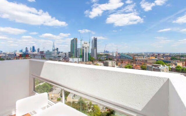 Central 2 Bedroom Apartment With Amazing Views