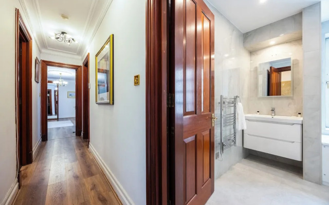 Carlton Court - Mayfair