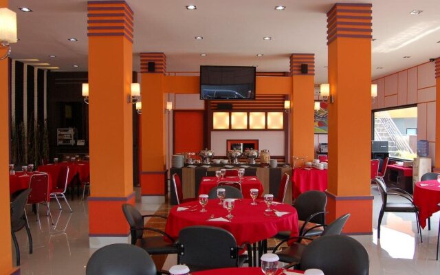 Grand Sari Hotel