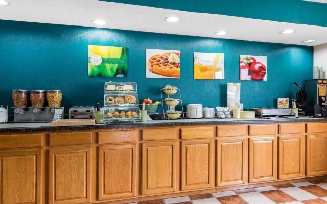 Quality Inn & Suites Bloomington University Area