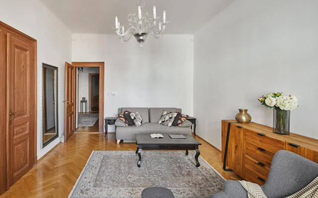 Lavish Apartment in Old Town by Prague Days