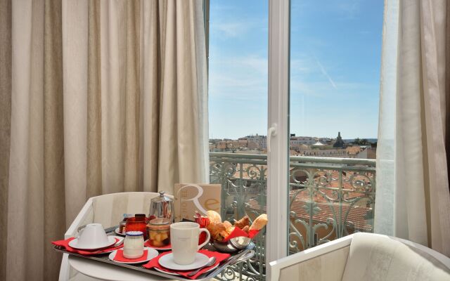 Hotel Renoir
