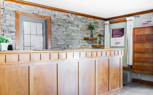 EconoLodge - Kelowna