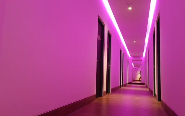 J Icon Hip Hotel