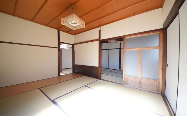 Tarbo's House Nishikitsuji : Free Parking, Pet OK
