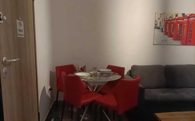 Modern Comfy Apartment near Metro