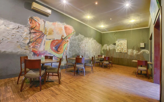 Mini Jack Thematic Resto Cafe Hotel