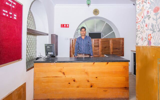 OYO 18849 Hotel Raj Shikhar