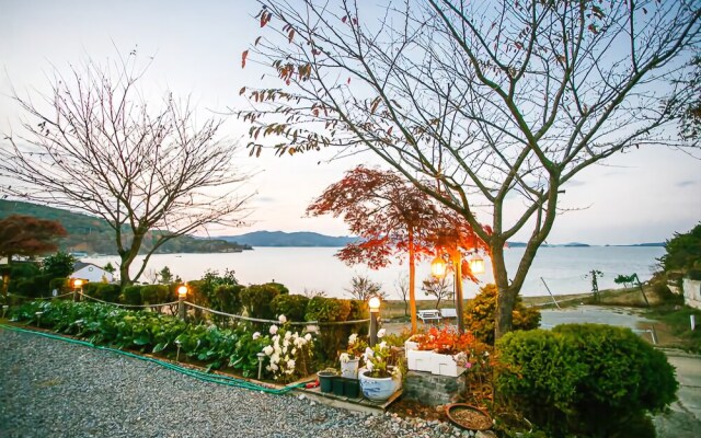 Seosan Sayblue Pension