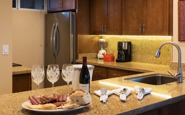 Mahana 604 Oceanfront 1bd/1ba 1 Bedroom Condo by RedAwning