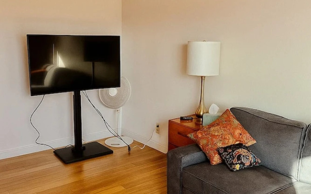 Cozy Capitol Hill with Needle View