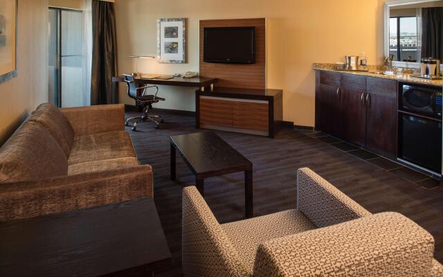 Hilton Winnipeg Airport Suites