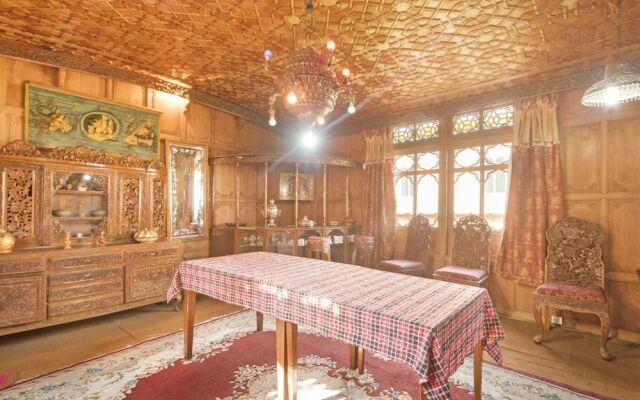 GuestHouser 3 BHK Houseboat d520