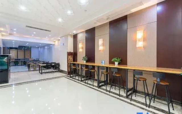 Tongyue Hotel (Hangzhou Alibaba Basixi Park Hangshi University)