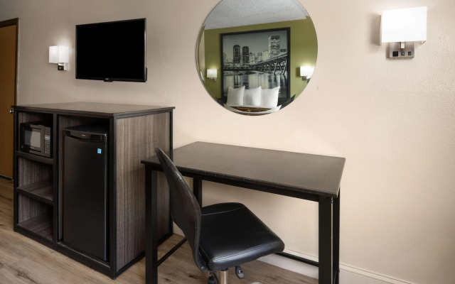 Super 8 by Wyndham Richmond Midlothian Turnpike