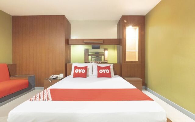 OYO 75382 Chonburi Hotel