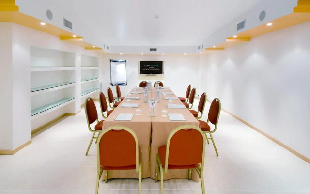 Hotel Club House