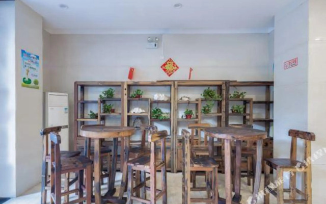 Hongwanli Business Hotel (Haikou jinniuling Park)