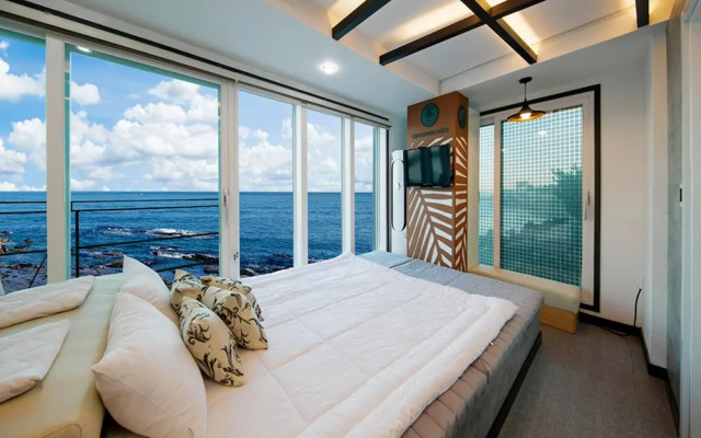 Pohang Couple Stone Pension