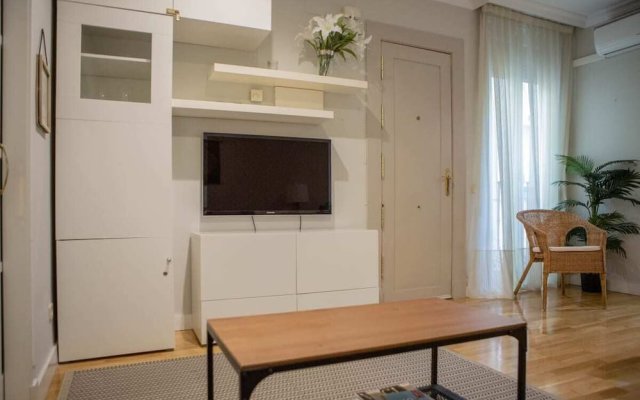 Modern and chic 1 Bed Apt at Madrid Centre