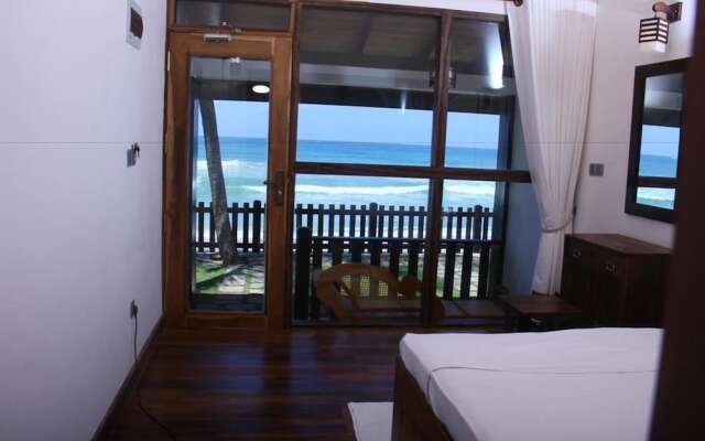 Love Birds Beach Hotel