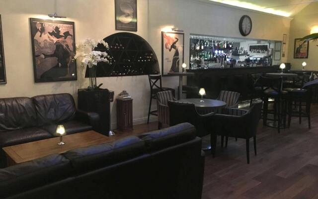 Le Bouchon Brasserie & Hotel