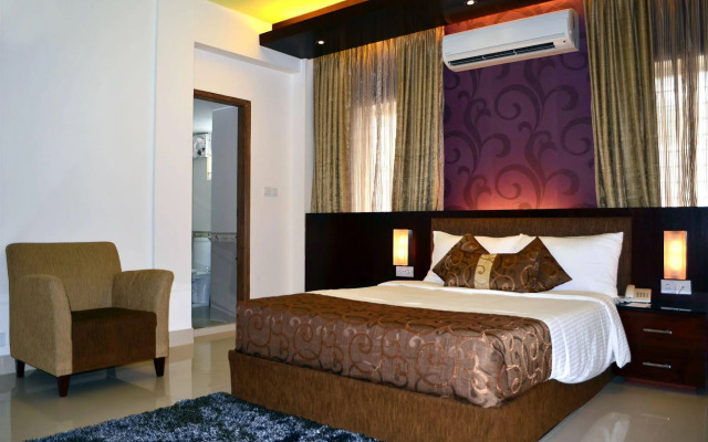 Hotel La Villa Western