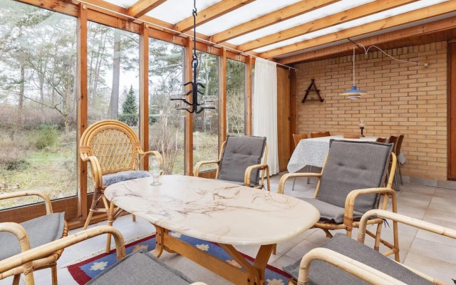 6 Person Holiday Home in Vaeggerlose