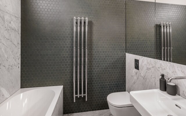 MN6 Luxury Suites by Adrez Living