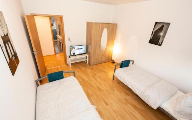 AVR Apartment HOF 11