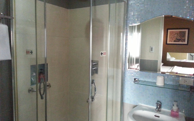 Mariposa Budget Hotel - Taytay