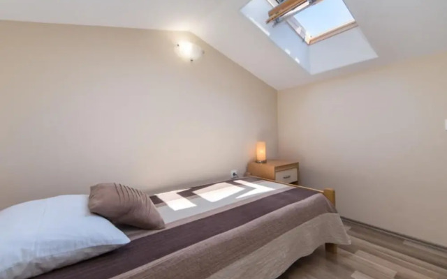 Apartments Nmn Drvenik