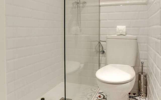 Stylish 4 bed Apt in the Center