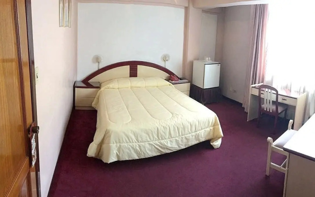 Americana Hotel